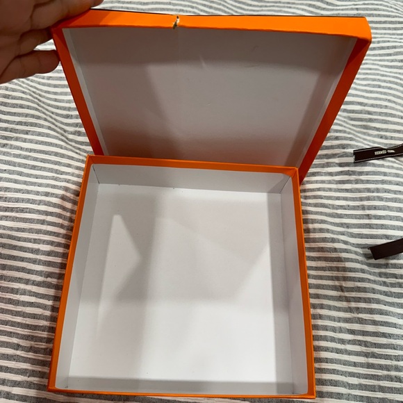 #09 Hermes small box with 2 twily box, 1 box has 2 attached ribbon, - Picture 4 of 4